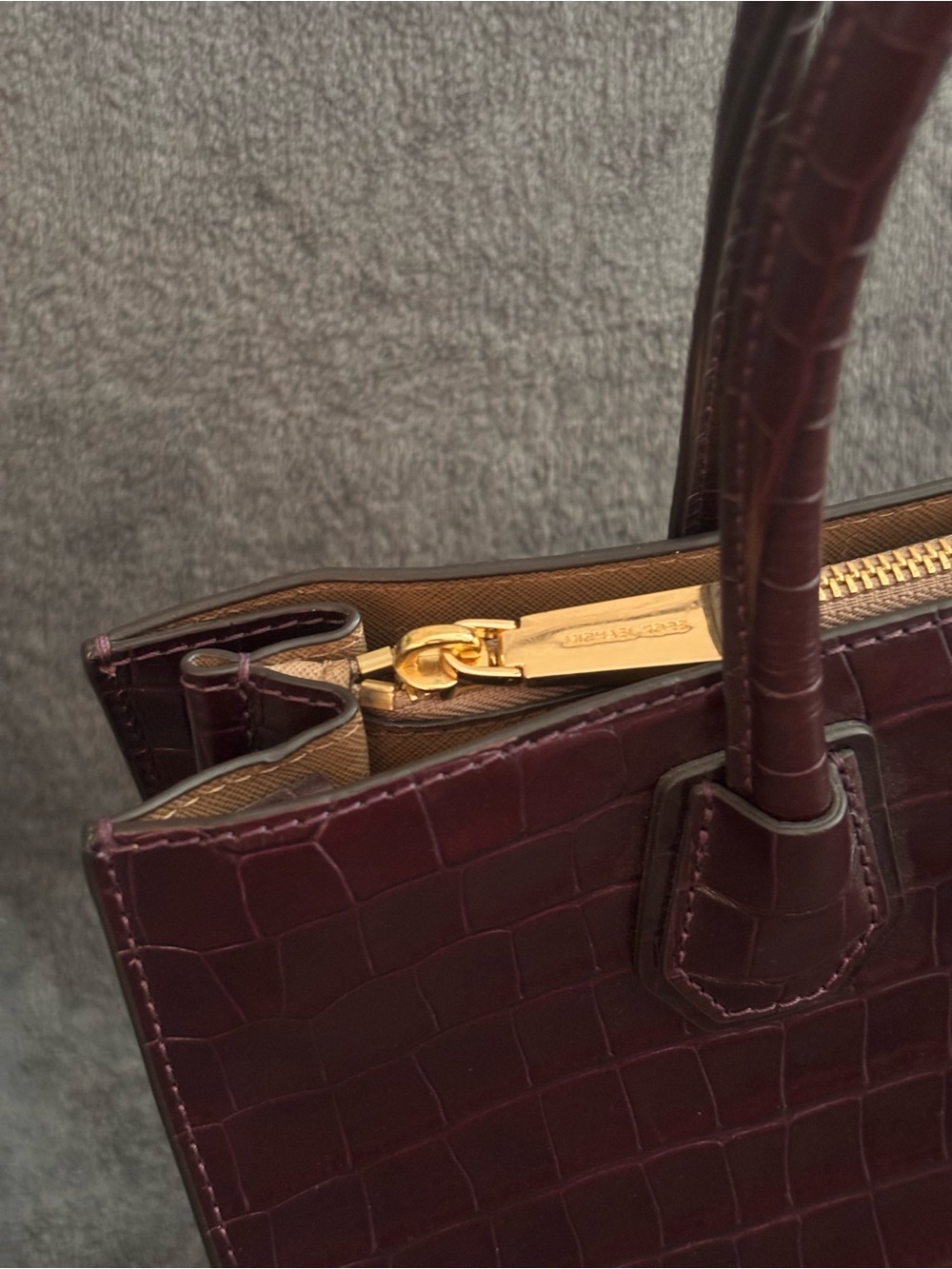 HOT DEAL!! NEW!Gorgeous Michael Kors Croc-Embossed Satchel in Burgundy with gold - Picture 6 of 14